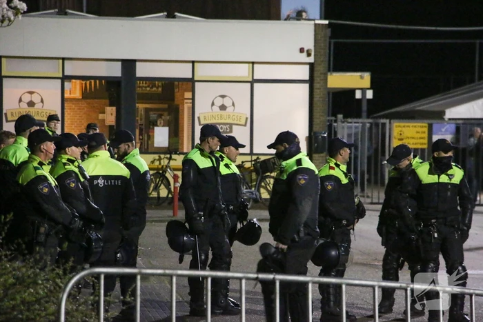 Grote politiemacht op de been voor risicowedstrijd