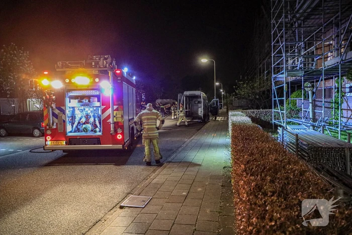 Brand in geparkeerde bestelbus snel geblust
