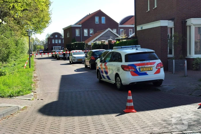 Bestuurder vrachtwagen slaat op de vlucht na aanrijding