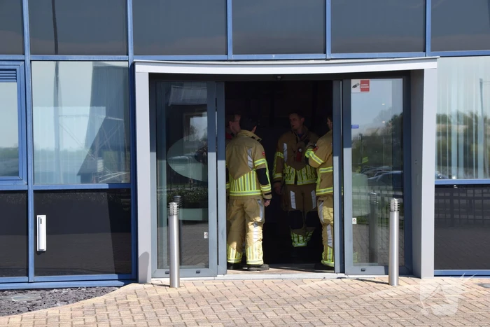 Brand in spouwmuur na wegbranden van onkruid