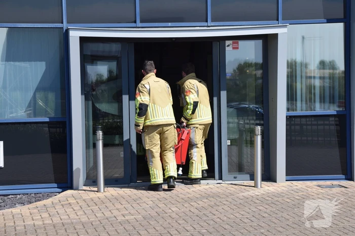 Brand in spouwmuur na wegbranden van onkruid