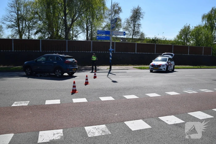 Bestuurder snorscooter gewond bij aanrijding met personenauto