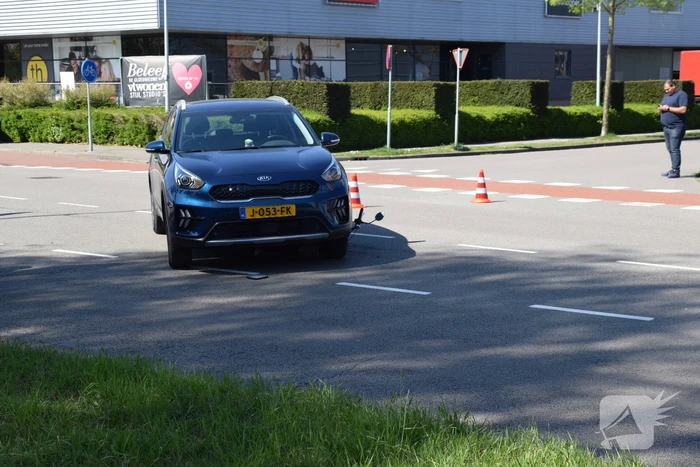 Bestuurder snorscooter gewond bij aanrijding met personenauto