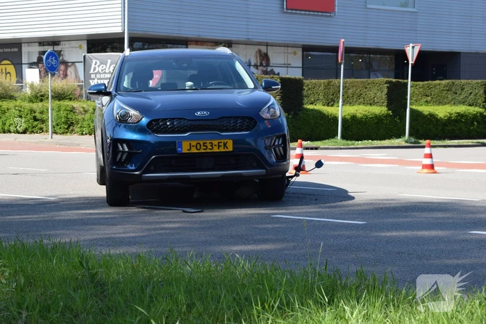 Bestuurder snorscooter gewond bij aanrijding met personenauto