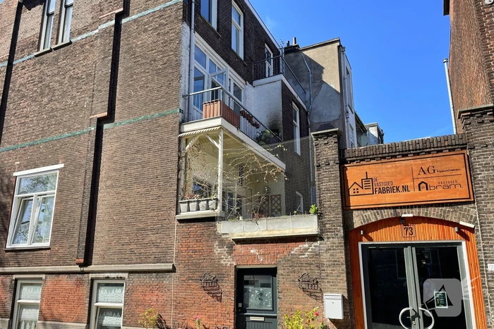 Brand op balkon snel onder controle