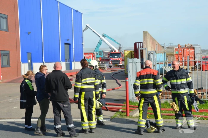 Veel rook bij brand metaalbedrijf