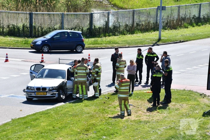 Flinke botsing tussen twee auto's