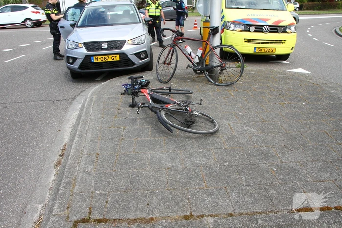 Wielrenner gewond bij aanrijding met auto