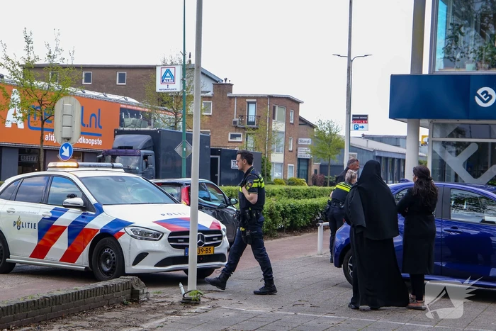 Motorrijder gaat onderuit bij schrikreactie van auto
