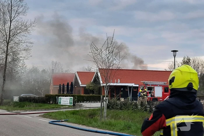 Enorme rookwolken bij brand in voormalig restaurant Wok van Walcheren