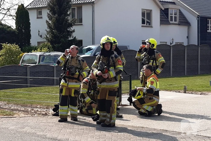 Enorme rookwolken bij brand in opslagloods