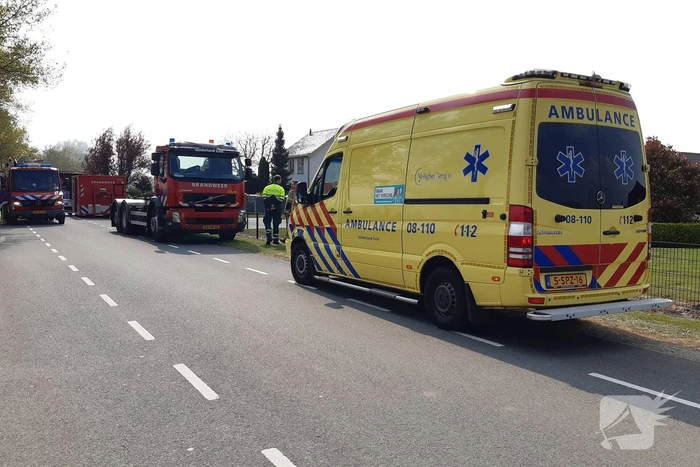 Enorme rookwolken bij brand in opslagloods
