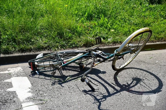 Fietser geschept en raakt ernstig gewond