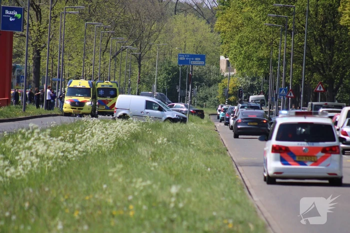 Fietser geschept en raakt ernstig gewond