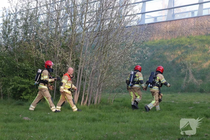 Treinverkeer stilgelegd vanwege brand naast spoor