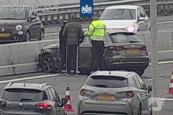 Verkeershinder door aanrijding op Ring-West