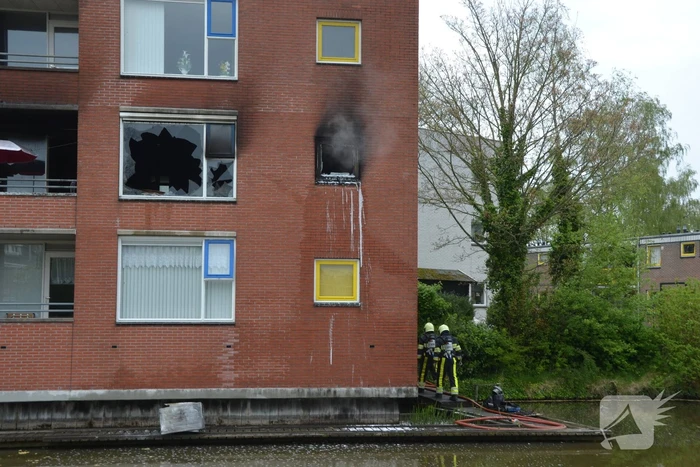 Grote uitslaande brand in appartement zorgcomplex