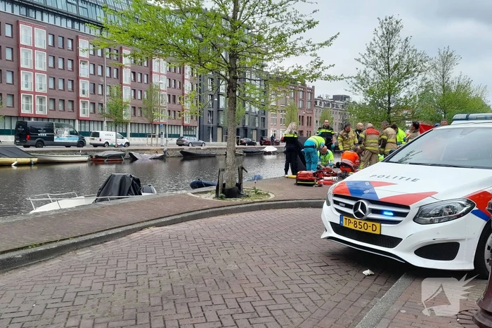 Persoon overleden na te water raken in vaart Boerenwetering