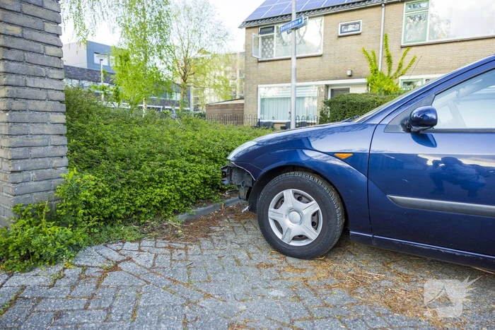 Automobilist slaat op de vlucht na aanrijding