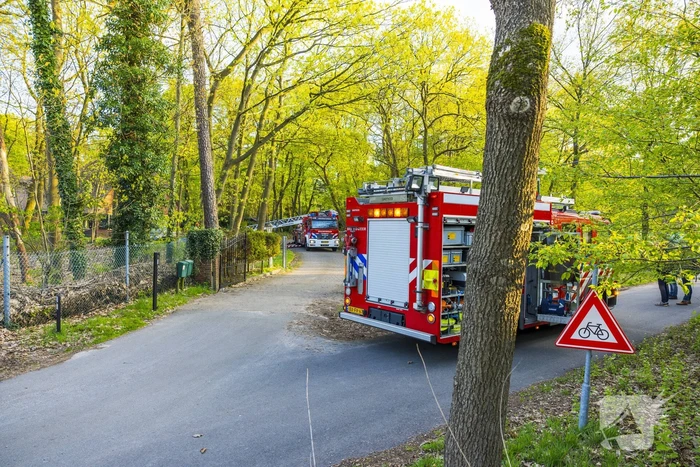 Brand in schoorsteen van woning