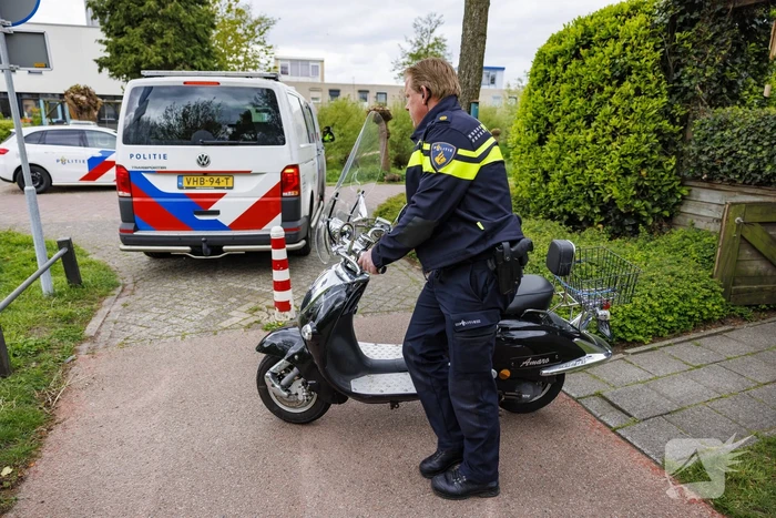 Scooterrijdster ernstig gewond na val