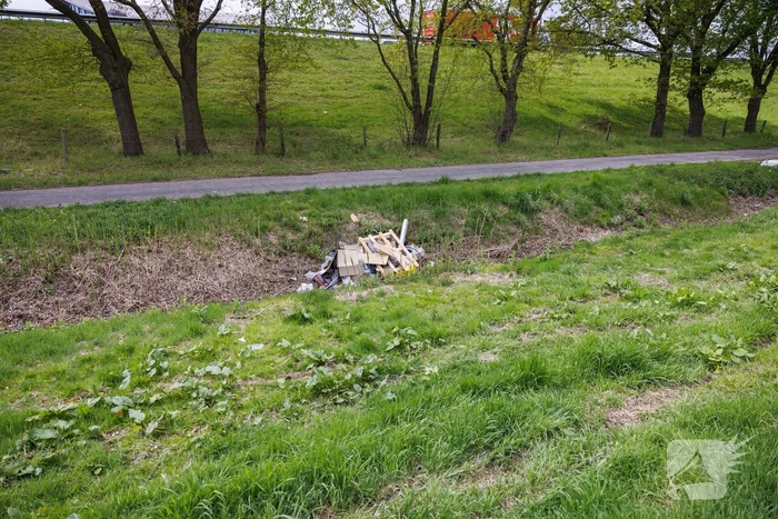 Afgelegen terrein in Vathorst lijkt op dumplek