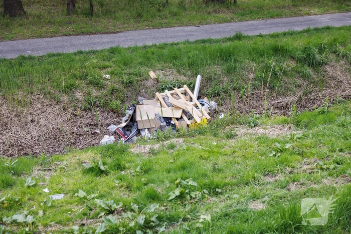 Afgelegen terrein in Vathorst lijkt op dumplek
