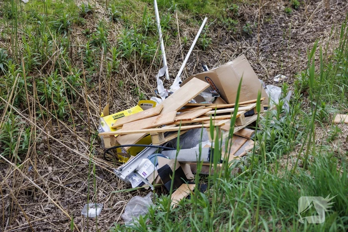 Afgelegen terrein in Vathorst lijkt op dumplek