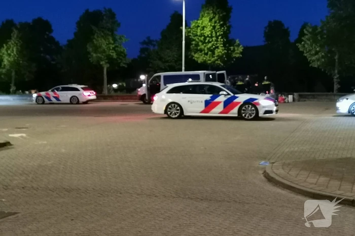 Bestelbus met buitenlanders van de weg gehaald