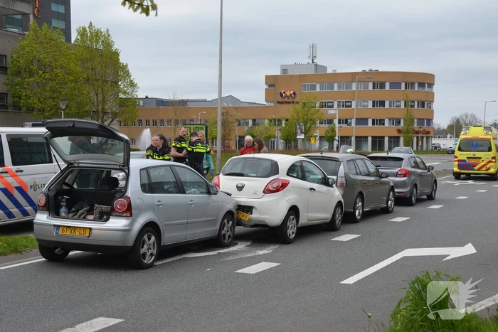 Vier auto's betrokken bij kop-staartbotsing