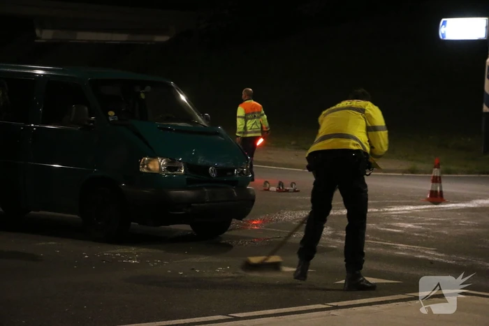 Flinke schade na aanrijding met politieauto