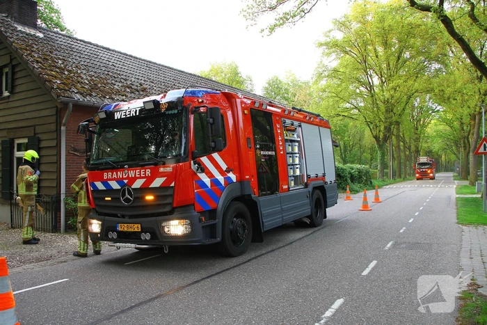 Brandweer controleert schoorsteen na brand