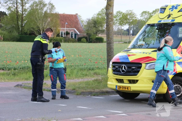 Motorrijder zwaargewond na lancering over rotonde