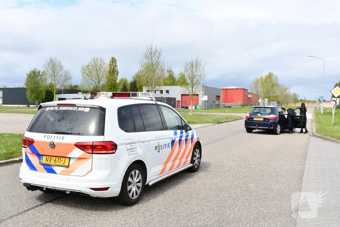 Auto's botsen bij keermaneuvre