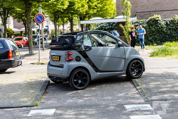 Fietser ernstig gewond bij aanrijding met auto