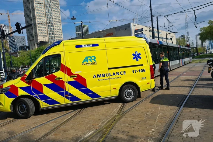 Scooterrijder gewond bij botsing met tram