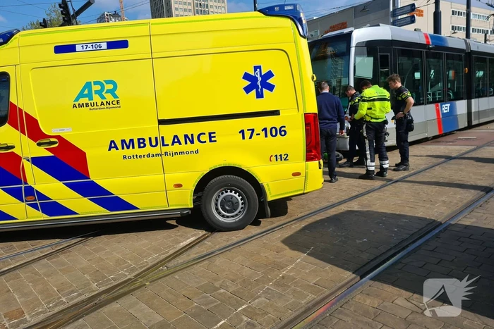 Scooterrijder gewond bij botsing met tram