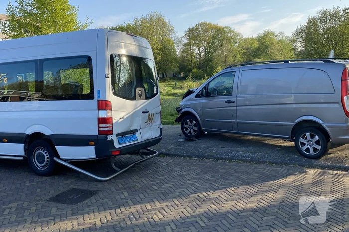 Kop-staart botsing door overstekende eenden