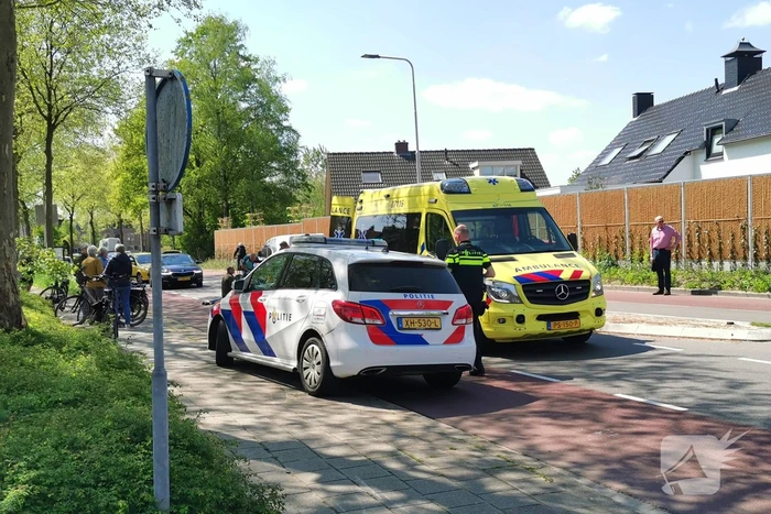 Fietser ernstig gewond bij botsing met auto