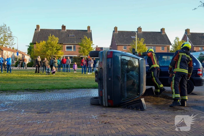 Spectaculaire brandweeroefening trekt veel bekijks