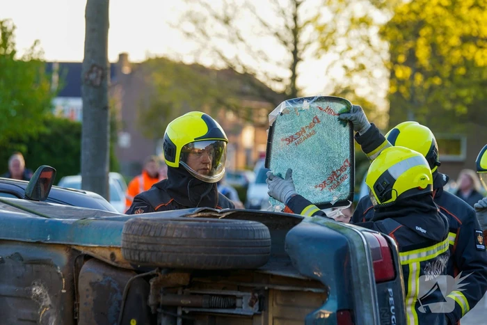 Spectaculaire brandweeroefening trekt veel bekijks