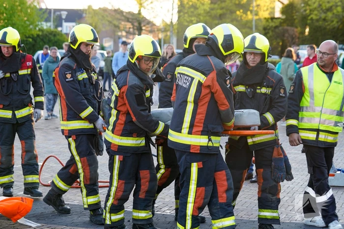 Spectaculaire brandweeroefening trekt veel bekijks