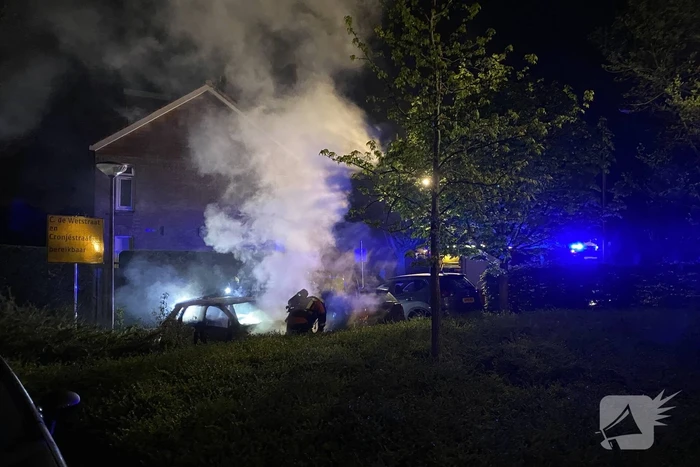Brand in geparkeerde auto