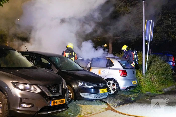 Brand in geparkeerde auto