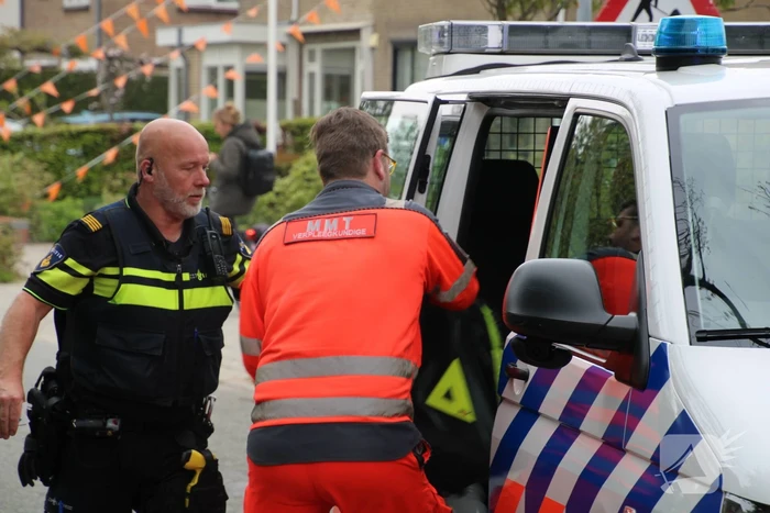 Traumahelikopter landt op grasveld Staatsliedenwijk
