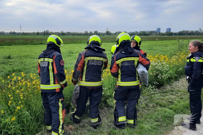 Zoekactie na aantreffen van schoen in slootkant
