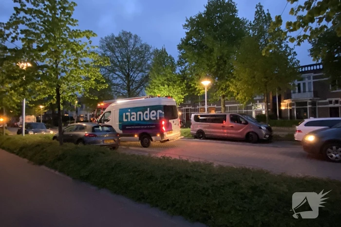 Gaslekkage in voortuin van woning