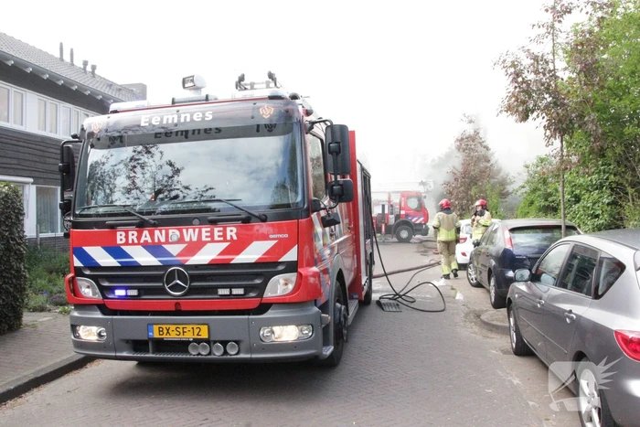 Grote brand in woning met rieten dak