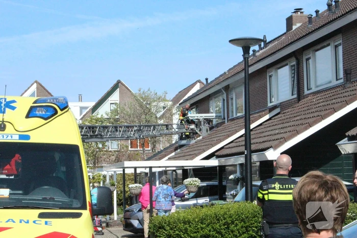 Persoon uit woning gehaald na melding van steekpartij