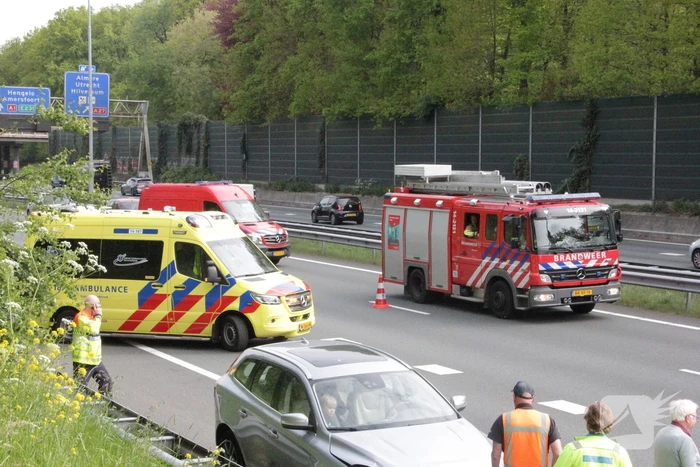 Maserati raakt beschadigd bij kop-staart aanrijding